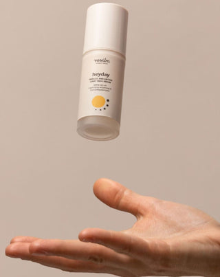 Heyday ravitseva, valaiseva kasvoseerumi antioksidantteja ja kolminkertaista C-vitamiinia sisältävä 30 ml Resibo - 3