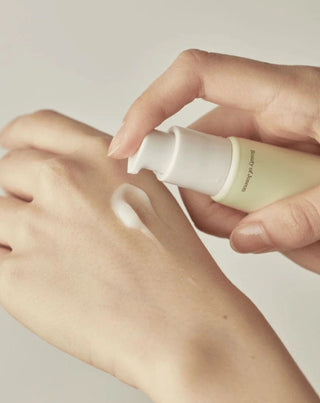 Kirkastava ja rauhoittava kasvoseerumi Light On Serum, jossa on C-vitamiinia ja Centella Asiatica Beauty of Joseon -kasvoseerumi - 2