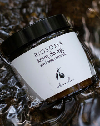 Biosoma uudistava ja kosteuttava käsivoide, jossa on 10 % avokado-ureaa ja karitevoita. - 2