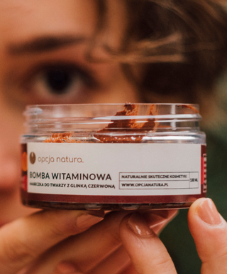 Vitamiinipomminaamio kasvoille ja vartalolle punasavella 100% luonnollinen Option Natura - 2