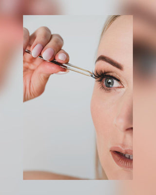 Keinotekoiset 2d ripset useisiin sovelluksiin luonnollisen vaikutuksen aikaansaamiseksi Make'em Longer Bamm!Lashes -ripset. - 5