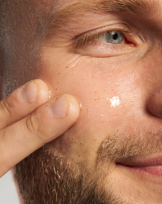 Kuoriva kasvojen puhdistusgeeli miehille maitohappoa sisältävällä Monolitilla - 3