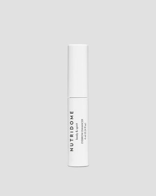 Paksuuntuva ja vahvistava kulmakarvojen hoitoaine Nutridomen vihreän teen uutteella. - 1