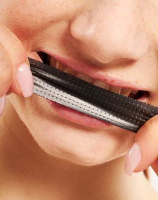 White(ning) Stripes Smilebite hampaiden valkaisuliuskat 28 kpl. - 2