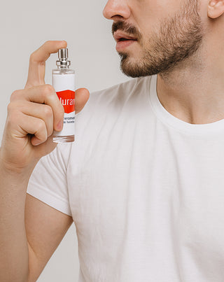 Vahvat miespuoliset feromonit hajuveden muodossa, jotka lisäävät vetovoimaa naisissa Alluramin - 2