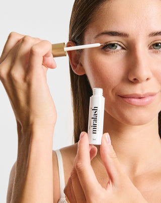 Ripsien pidentävä hoitoaine pidentää ja tummentaa ripsiä 28 päivässä Miralash - 2