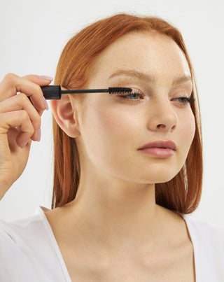 Paksuuntuva, pidentävä ja paksuntuva ripsiväri risiiniöljyllä Nutridome - 2