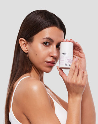 Kevyt anti-photo-ageing-voide Mutta ensin, aurinkovoide SPF 50+ Veoli Botanica - 3