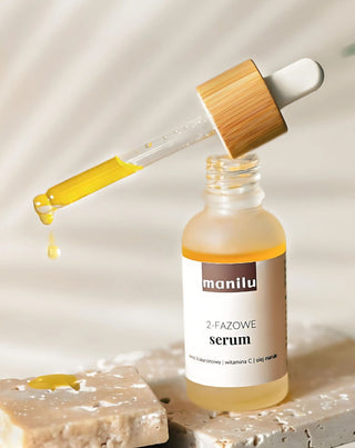 Kaksivaiheinen yöseerumi kuivalle iholle hyaluronihapolla ja C-vitamiinilla Manilu - 2