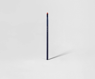 Synteettisillä harjaksilla ja muotoillulla kärjellä varustettu huulisivellin nro 2 Say Makeup - 1