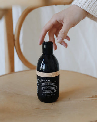 Sendo daily care hoitoaine kuiville hiuksille helppoon irrotteluun. - 2