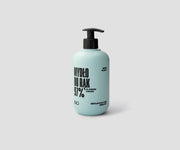 Virkistävä nestemäinen käsisaippua, jossa on kurkkuuutetta ja merituulen tuoksu Bjolta.