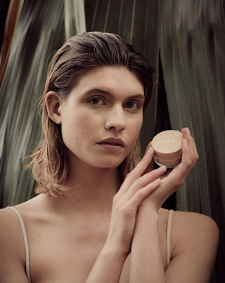 Luonnollinen irtonainen ohran kasvopuuteri meikin kiinnittämiseen ja mattapintaistamiseen Paese - 3