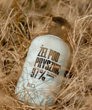 Virkistävä vegaaninen suihkugeeli, jossa on kurkkuuutetta ja merituulen tuoksu Bjolta. - 2