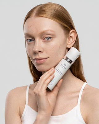 Anti-akne päivävoide salisyyli- ja atsaleenihapolla epäpuhtauksia vastaan Anti-Acne Orphica Clinic 50 ml
