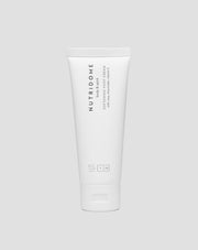 Nutridomen pehmentävä jalkavoide, jossa on ureaa ja karitevoita.