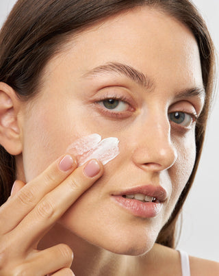 Anti-wrinkle päivävoide spf 20 aurinkosuojalla iholle 40+ Timeless Orphica - 2